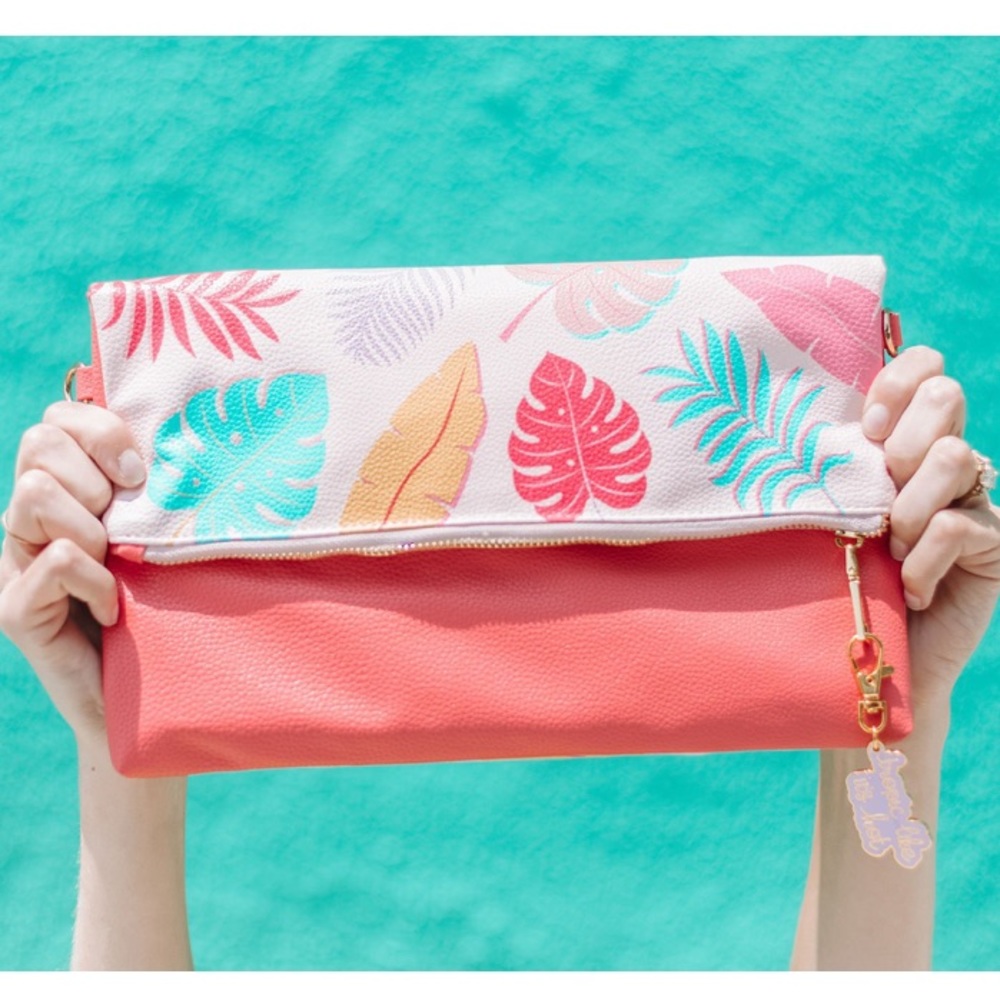 Tropic Studio DIY Can’t Clutch This